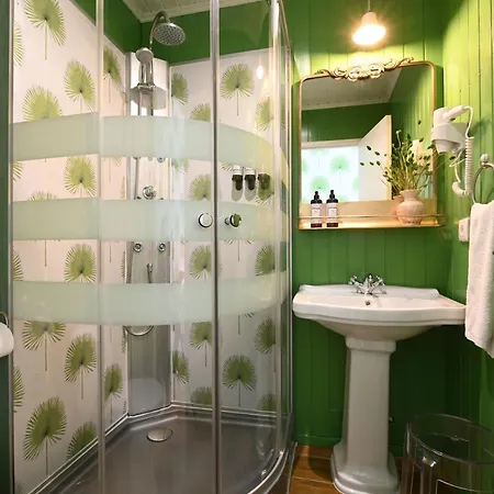 Flores 105 Gæstehus 3*