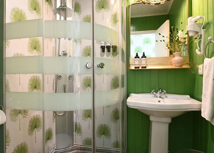 Flores 105 Guest house 3*