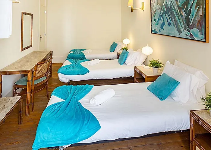 Guest house Flores 105 3*