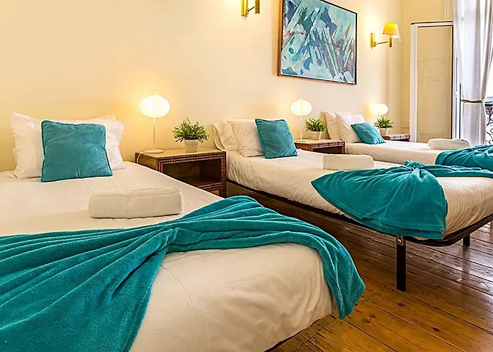 Flores 105 Guest house 3*