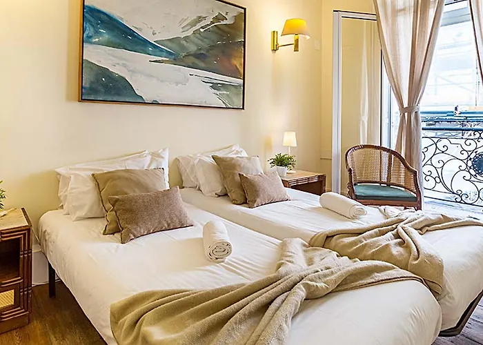 Guest house Flores 105 3*