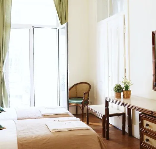 Flores 105 Guest house 3*