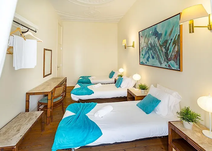 Guest house Flores 105 3*