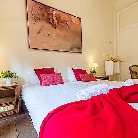 Flores 105 Vendégház Lisboa