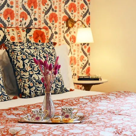 Pensión Flores 105 3*