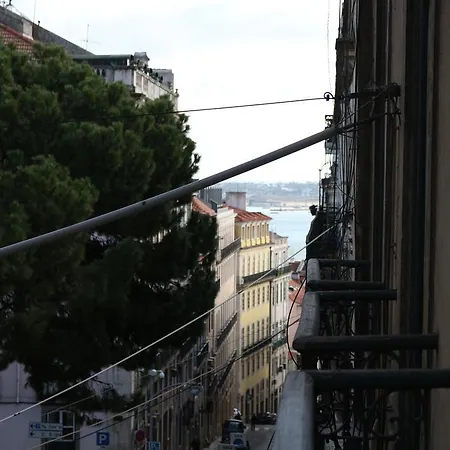 Flores 105 Lisbon