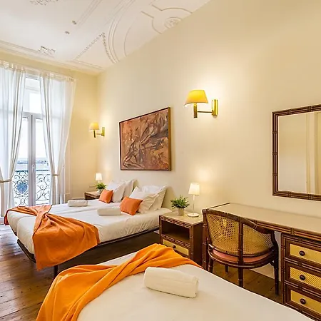 Flores 105 Pensión 3*