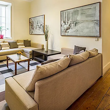 Flores 105 Guest house Lisbon